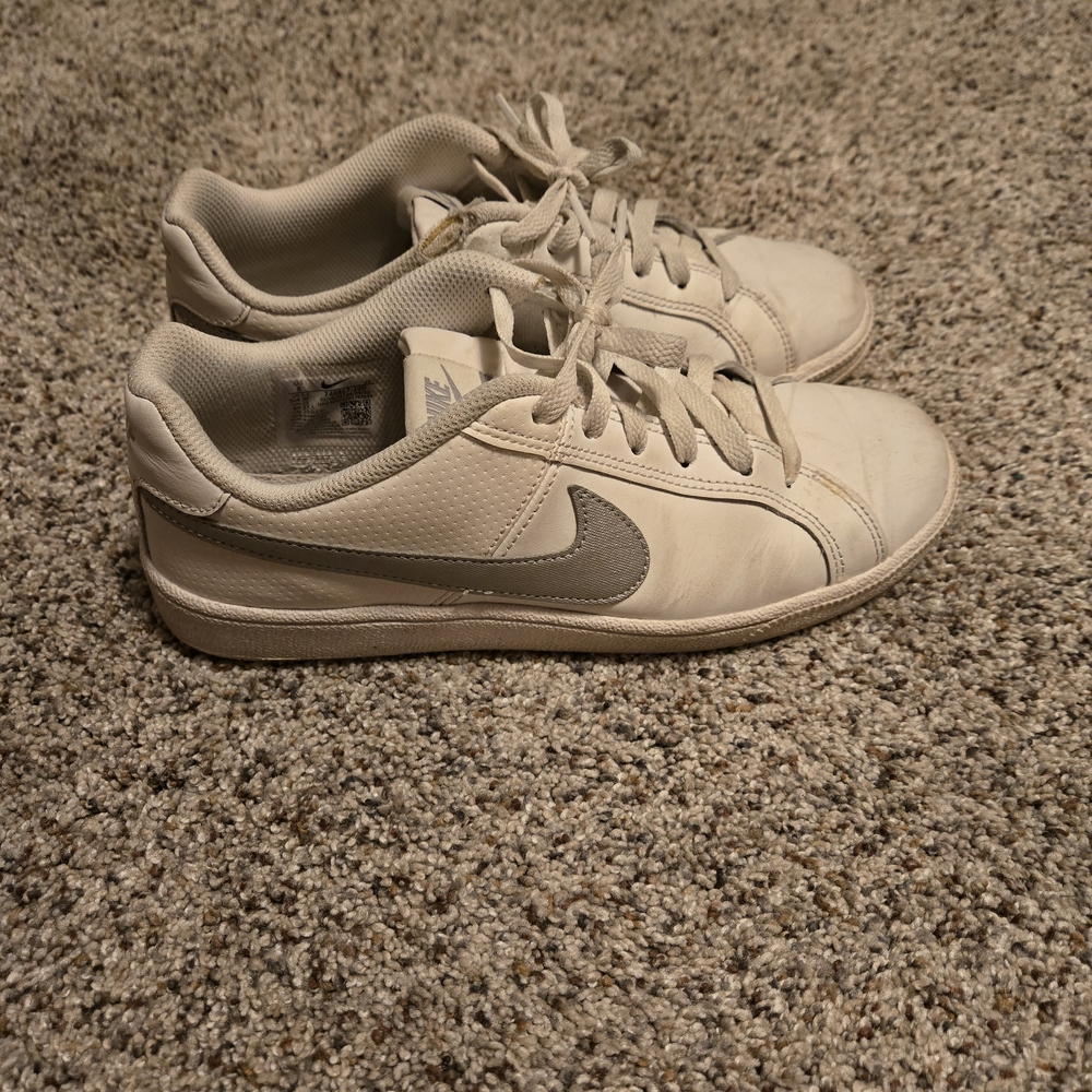 Nike Women's Cream and Gray Sneakers